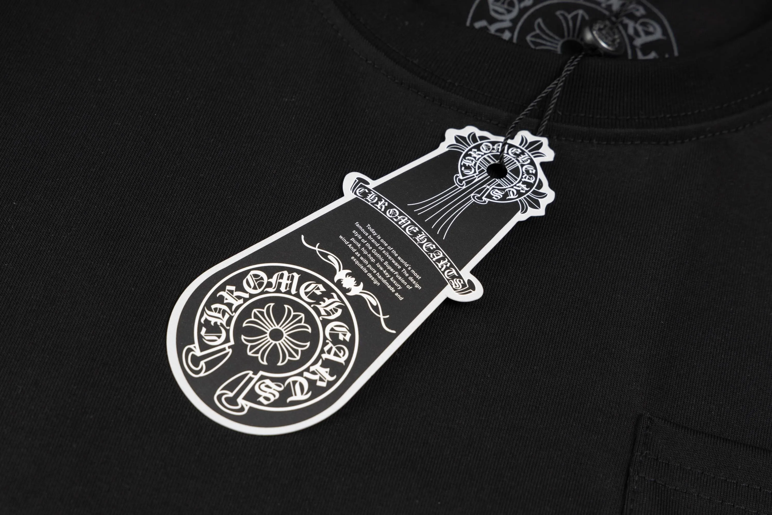May 1st Welfare Style 🅿️116 - Crow Heart Short-sleeved T-shirt, same style for men and women - Made of original 280g 100% cotton fabric, soft and comfortable, threads are dyed in the same vat with zero color difference, exclusive quality difference currency, welcome to compare - Color: Black - Size: XS S M L
